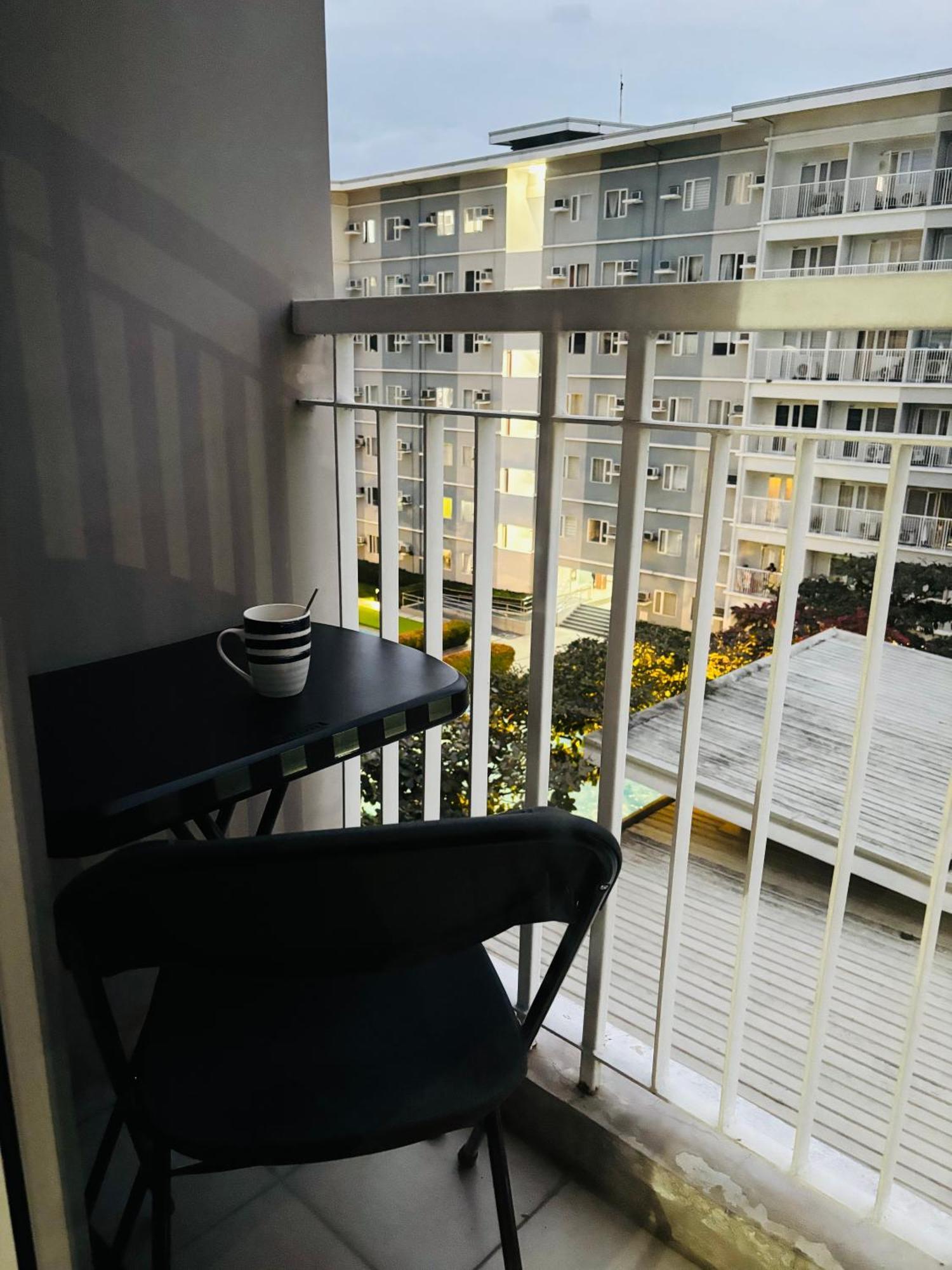 Trees Residences - Tower 11 1Br With Balcony Manila Ngoại thất bức ảnh